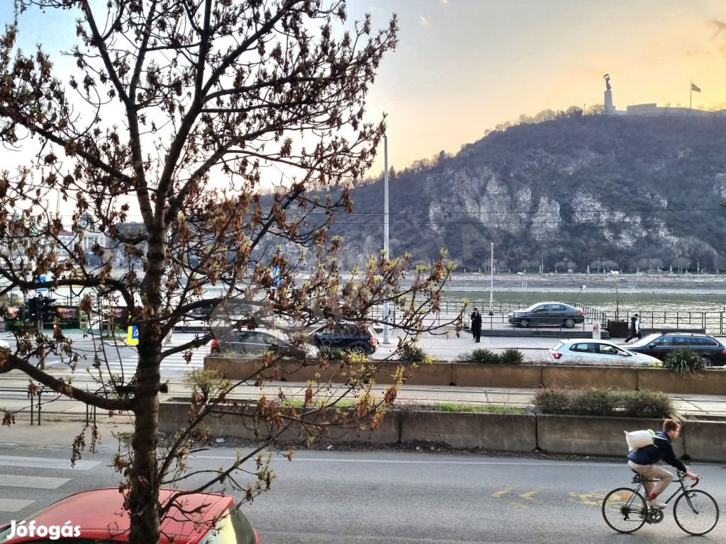 Belgrád rakparton dunai és Gellért hegy panorámás 3 szobás