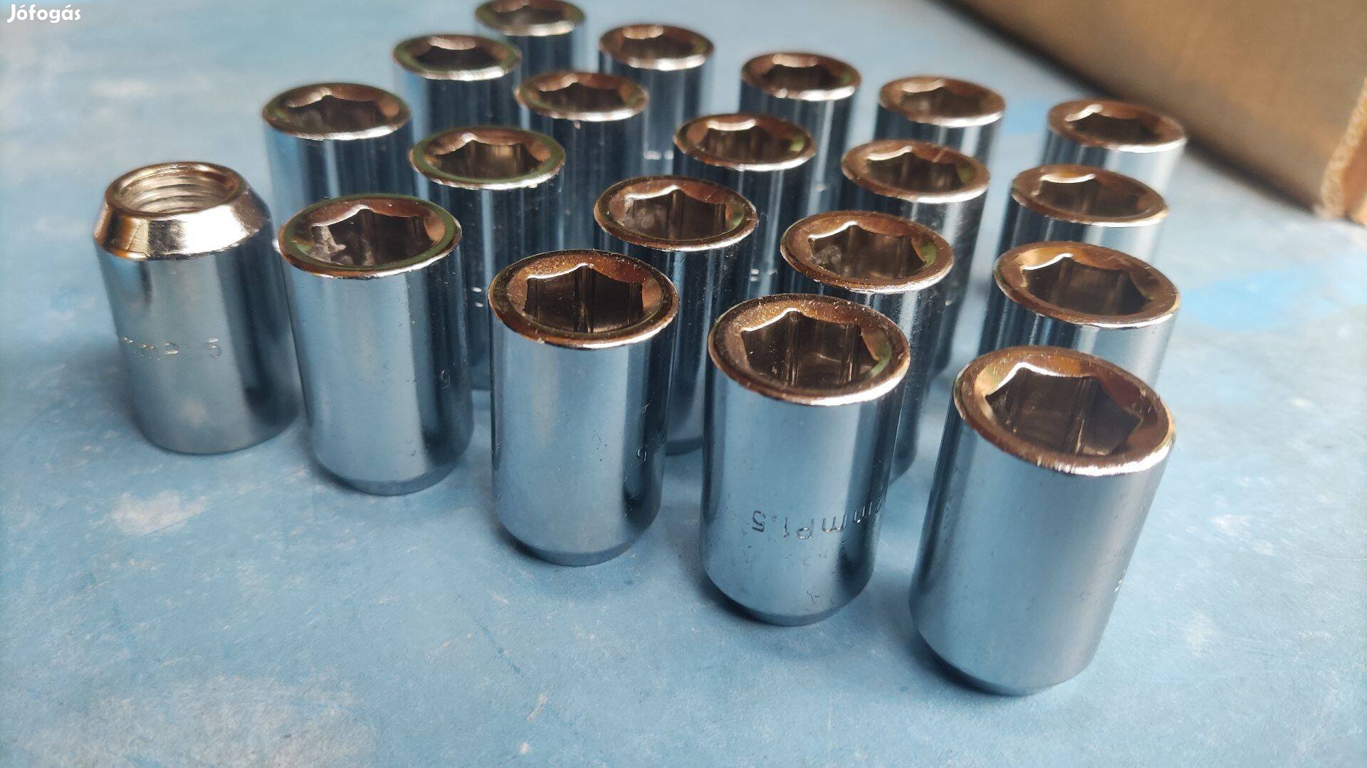 Belső imbuszos anya M12x1.25 menettel, hajtószárral