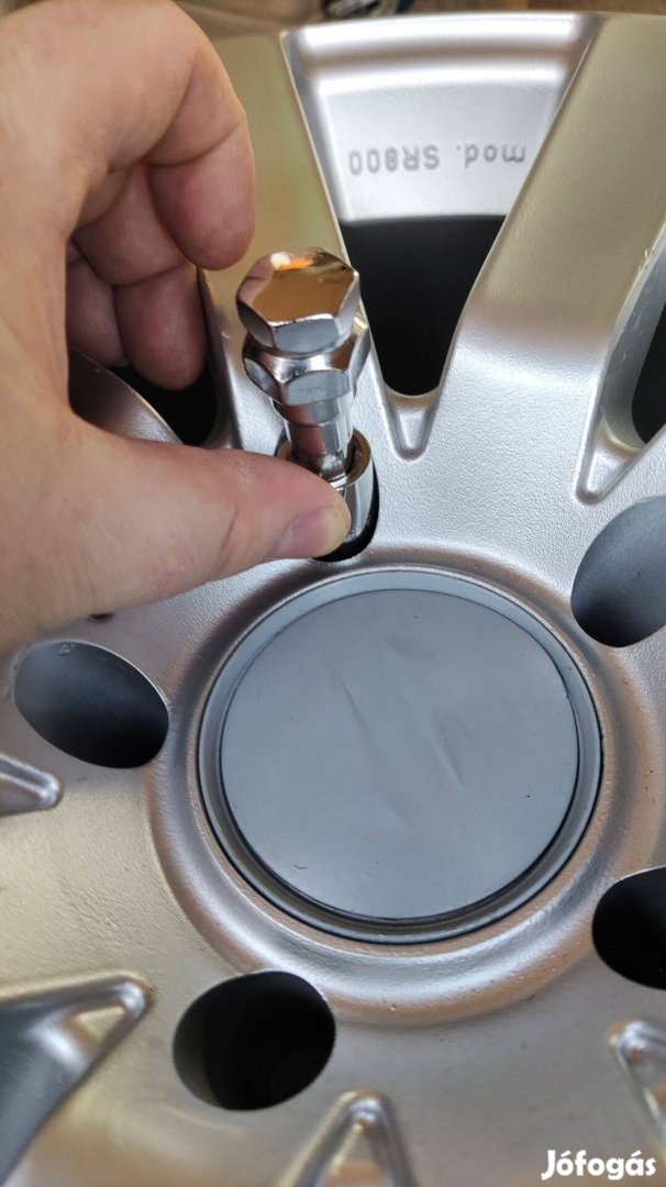 Belső imbuszos anya M12x1.5 menettel, hajtószárral