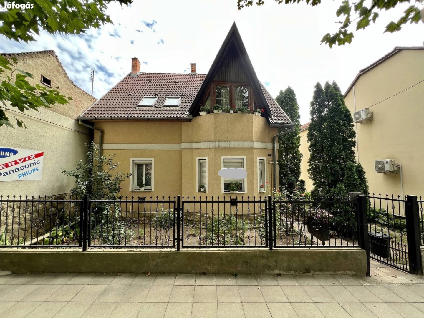 Belső két szintes 4 szobás családi ház Pécs Budai