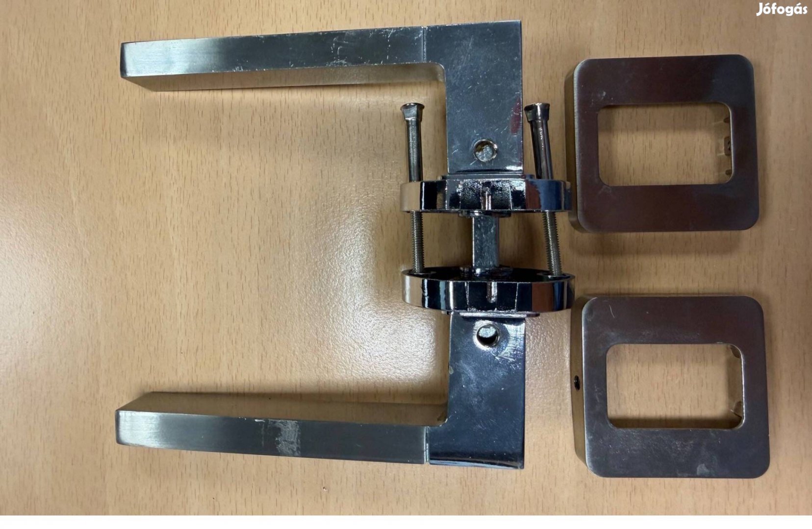 Beltéri ajtó kilincs