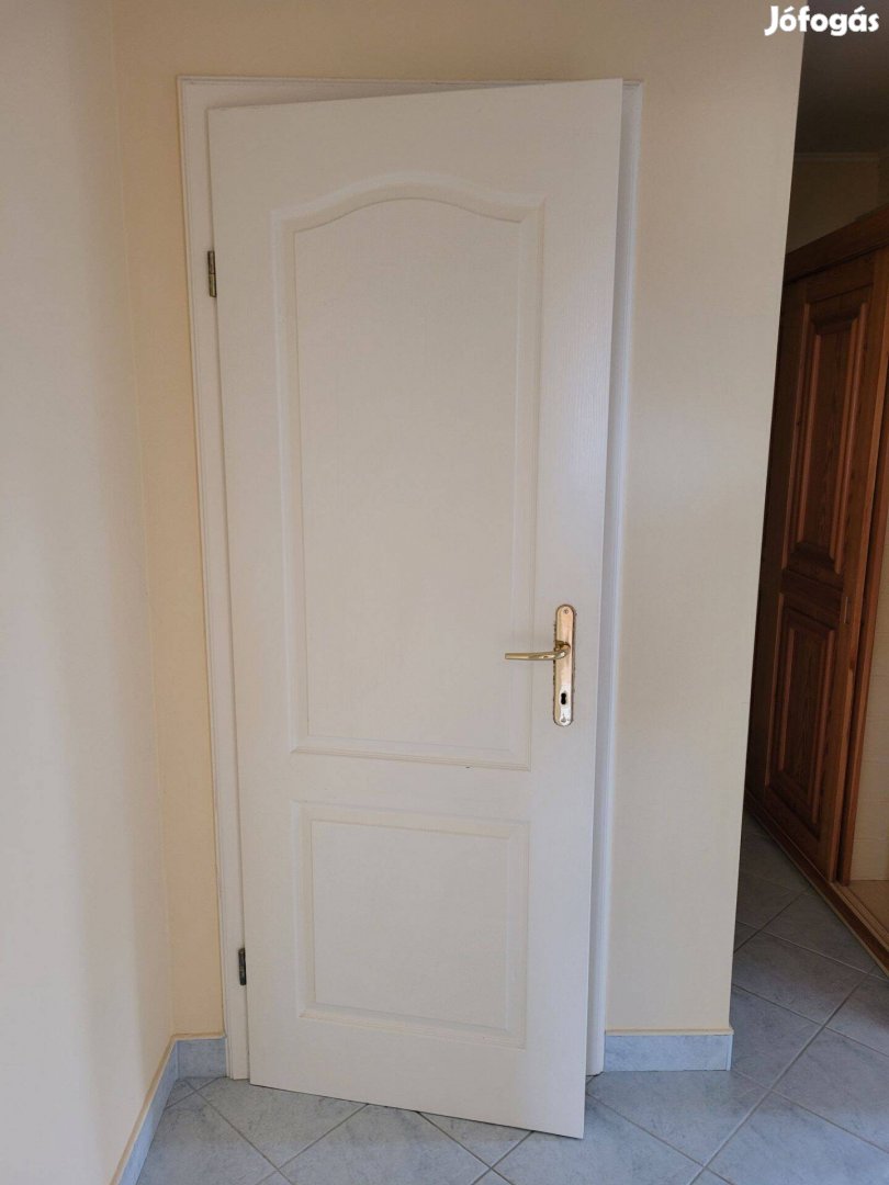 Beltéri ajtók gondosan kibontva