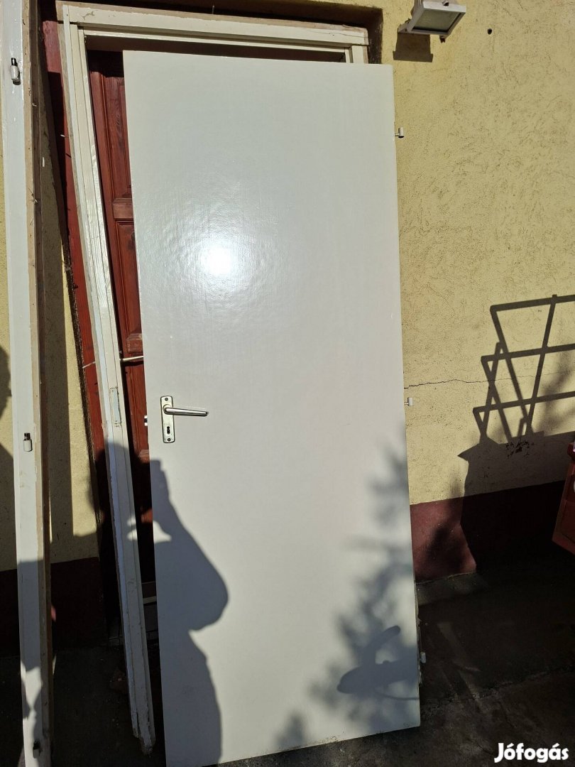 Beltéri ajtók tokkal együtt