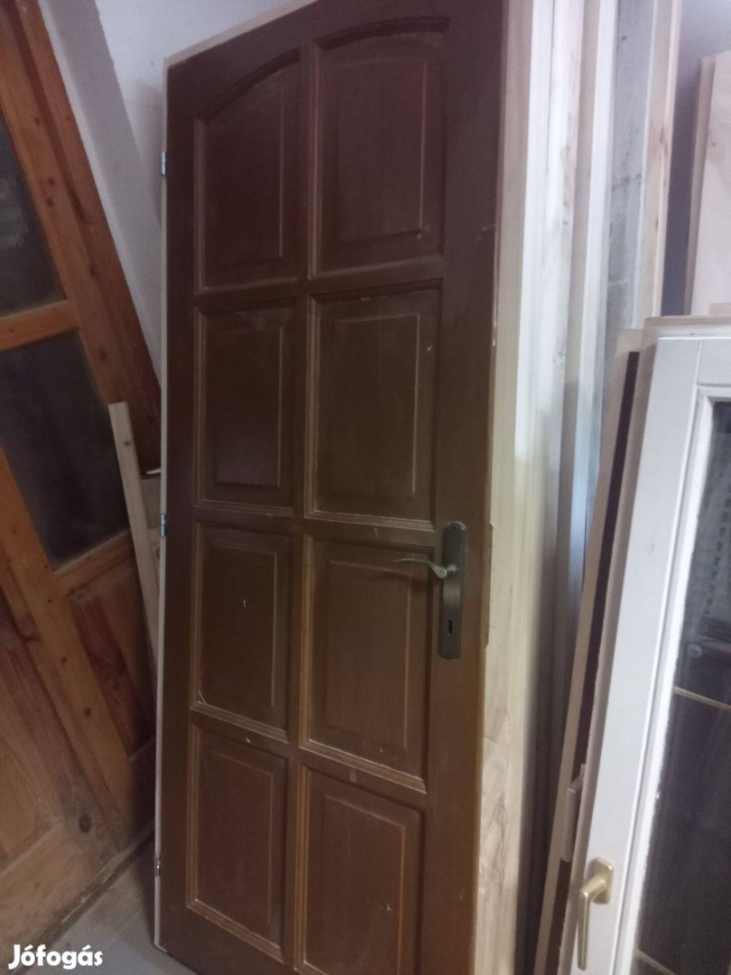 Beltéri ajtók tömör fából készültek eladók!