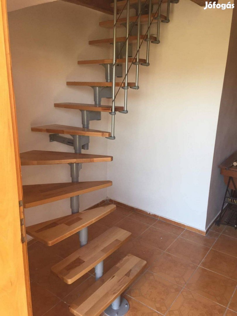 Beltéri modul lépcső bükk fa - Alsógöd, Göd, Pest