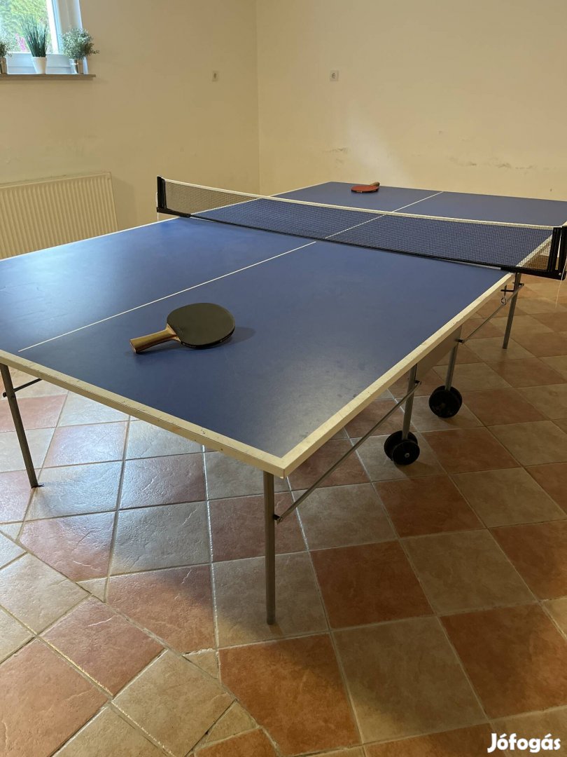 Beltéri pingpong asztal