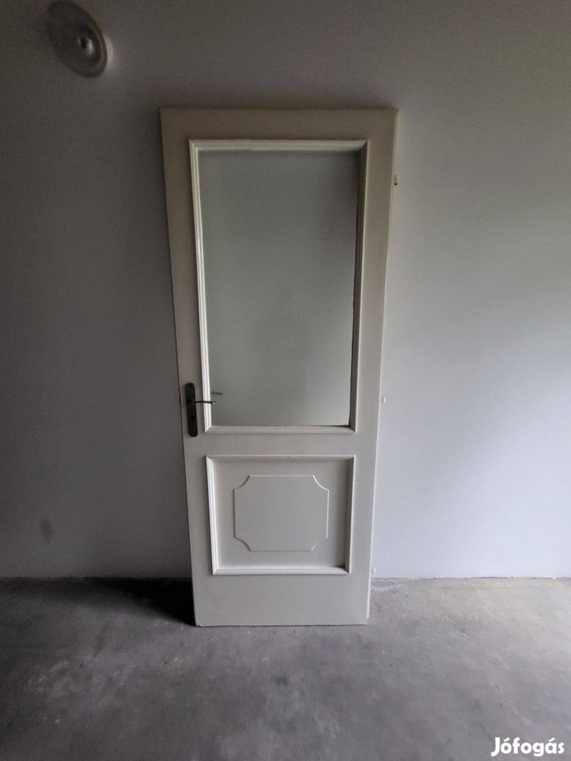 Beltéri üveges ajtó