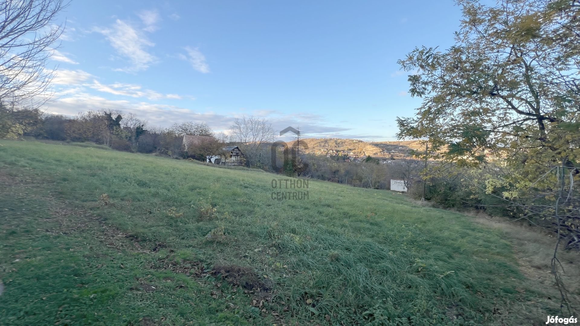 Belterületi építési telek - 3 x 4 lakásos társasház, vagy 3