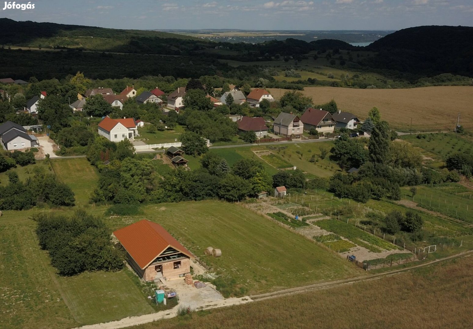 Belterületi telek eladó nagyon szép környezetben