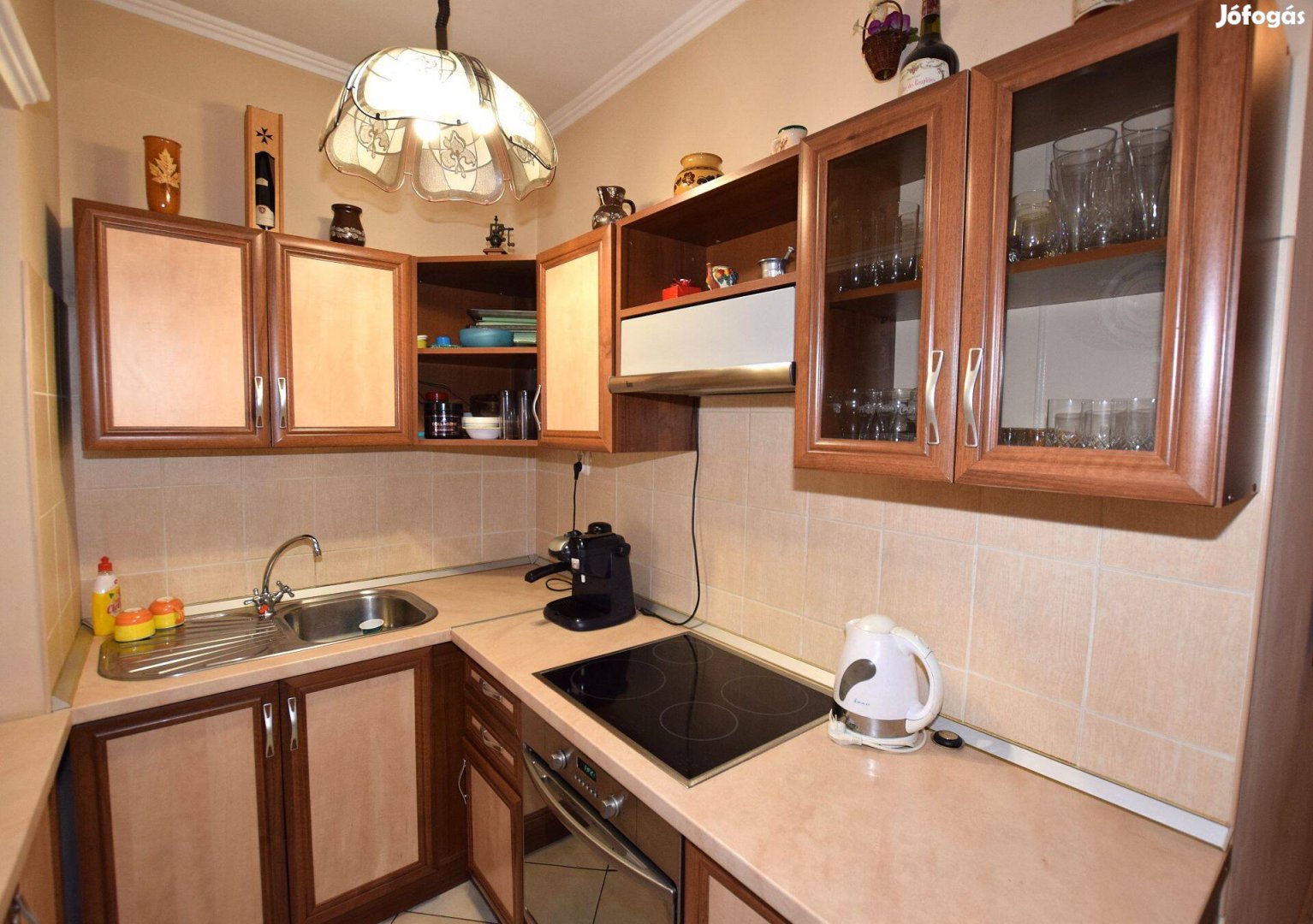 Belváros közelében eladó lakás!