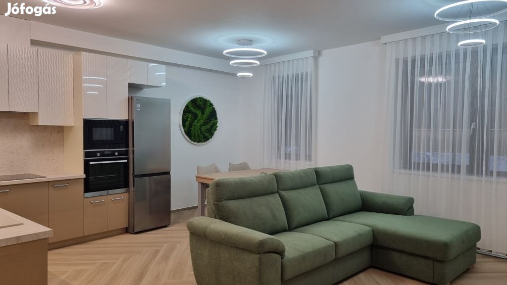 Belvárosban új építésű, nappali2 szobás lakás kiadó