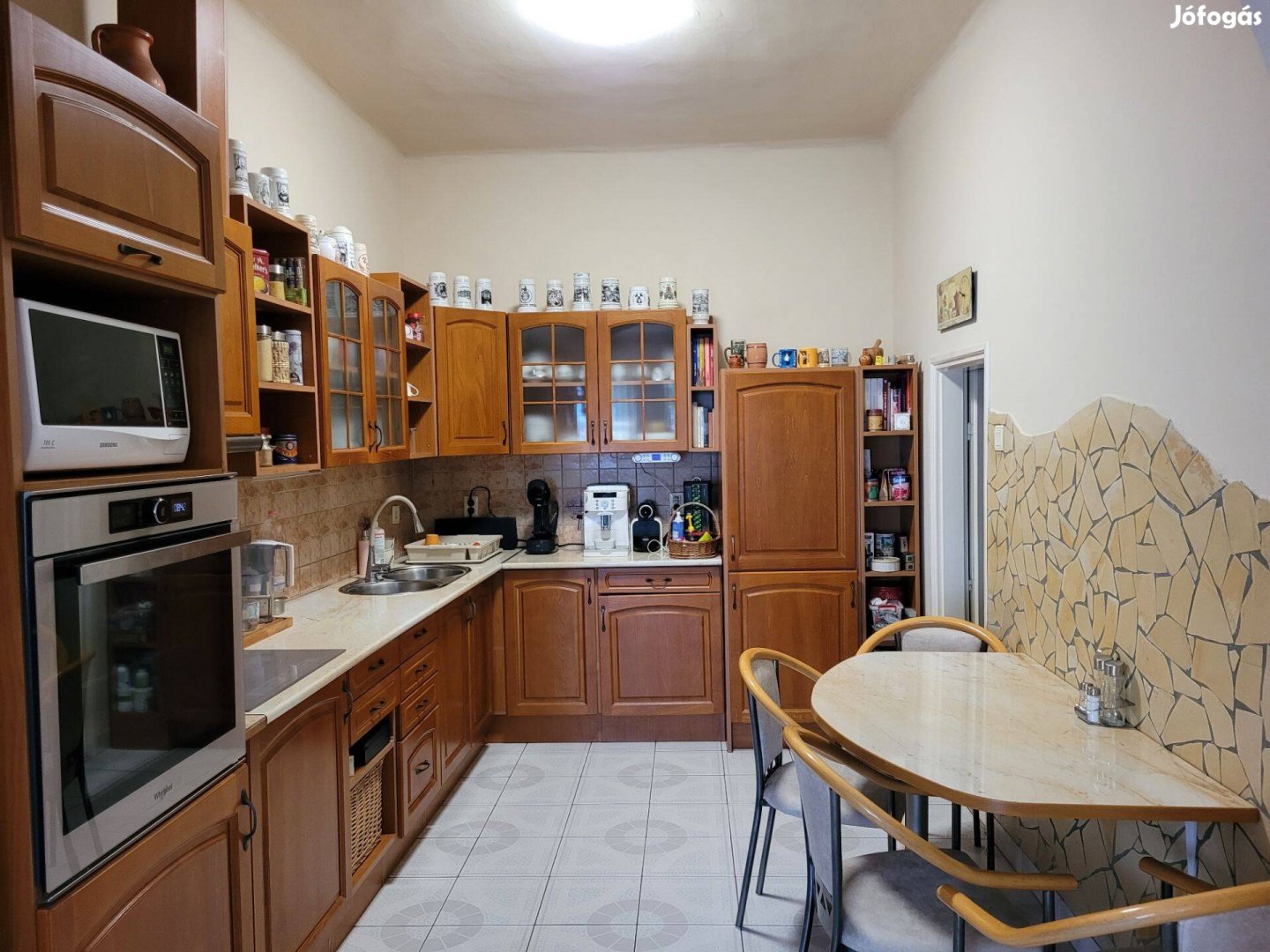Belvároshoz közel 4 szoba nappalis kiváló állapotú családi
