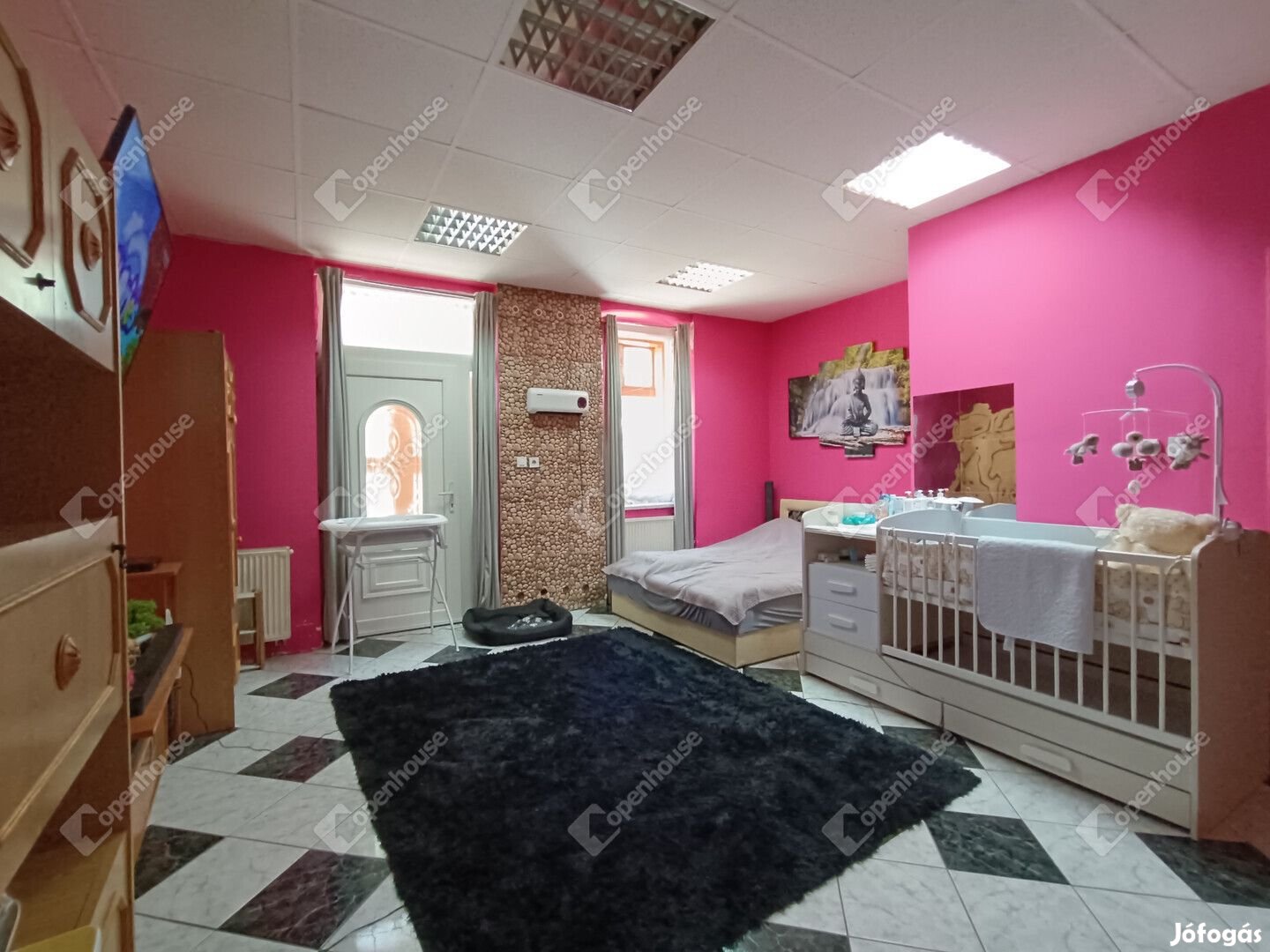 Belvárosi 42 négyzetméteres lakás