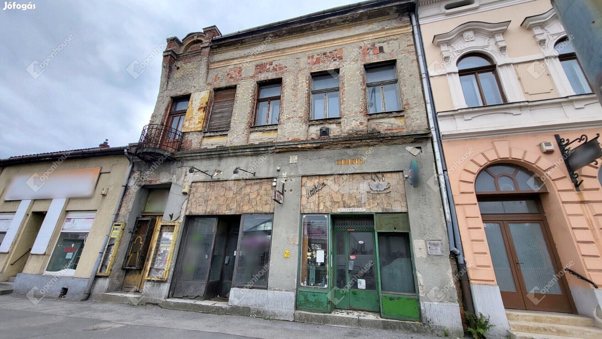 Belvárosi 440 m2 üzlethelyiségek és lakások alkalmi áron!