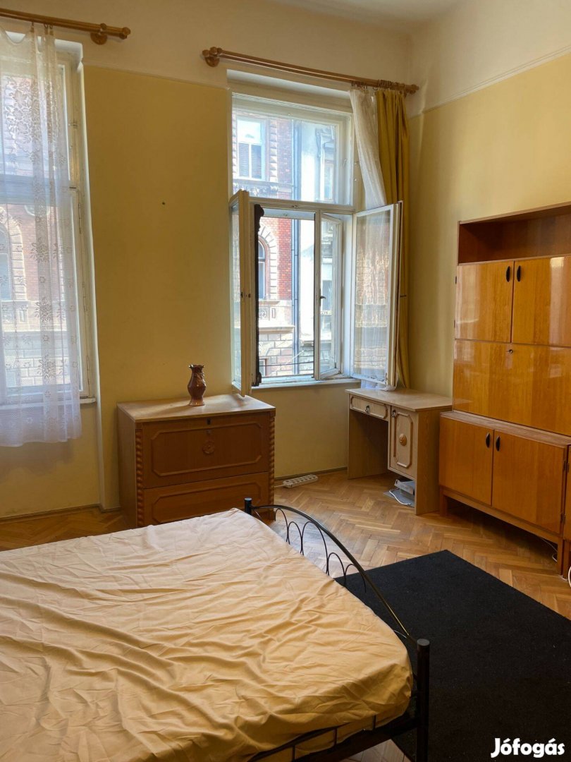 Belvárosi lakás eladó