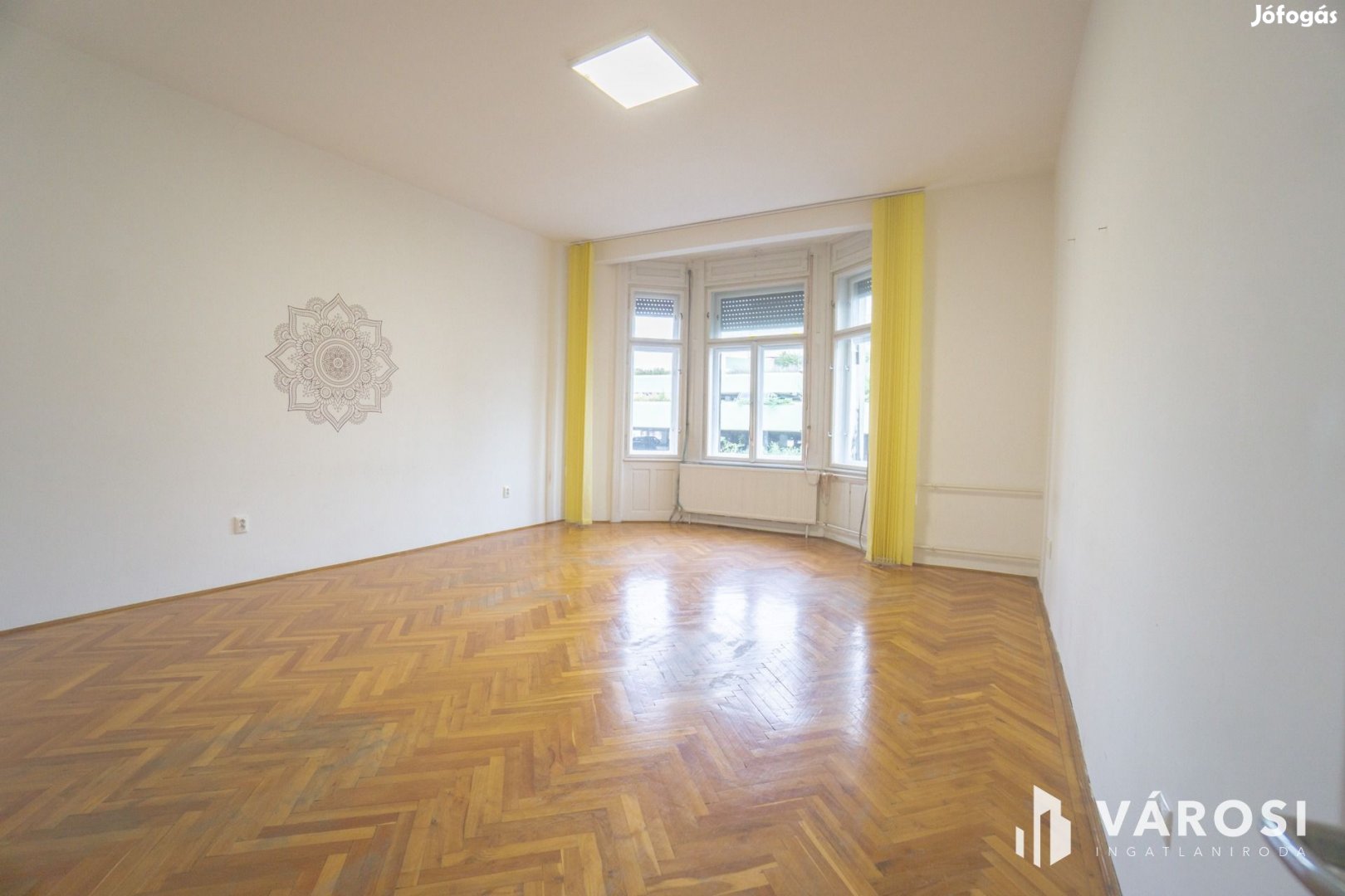 Belvárosi polgári lakás, Győr leghangulatosabb lépcsőházában