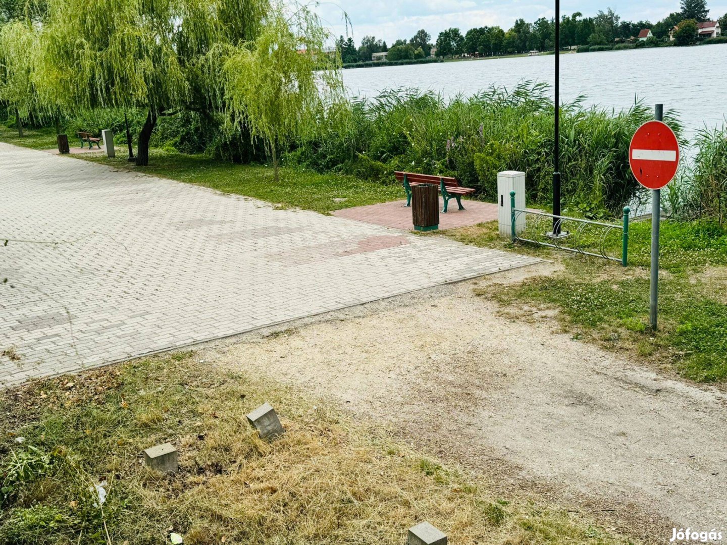 Belvárosi vízparti építési telek Ráckevén, alkalmi áron,