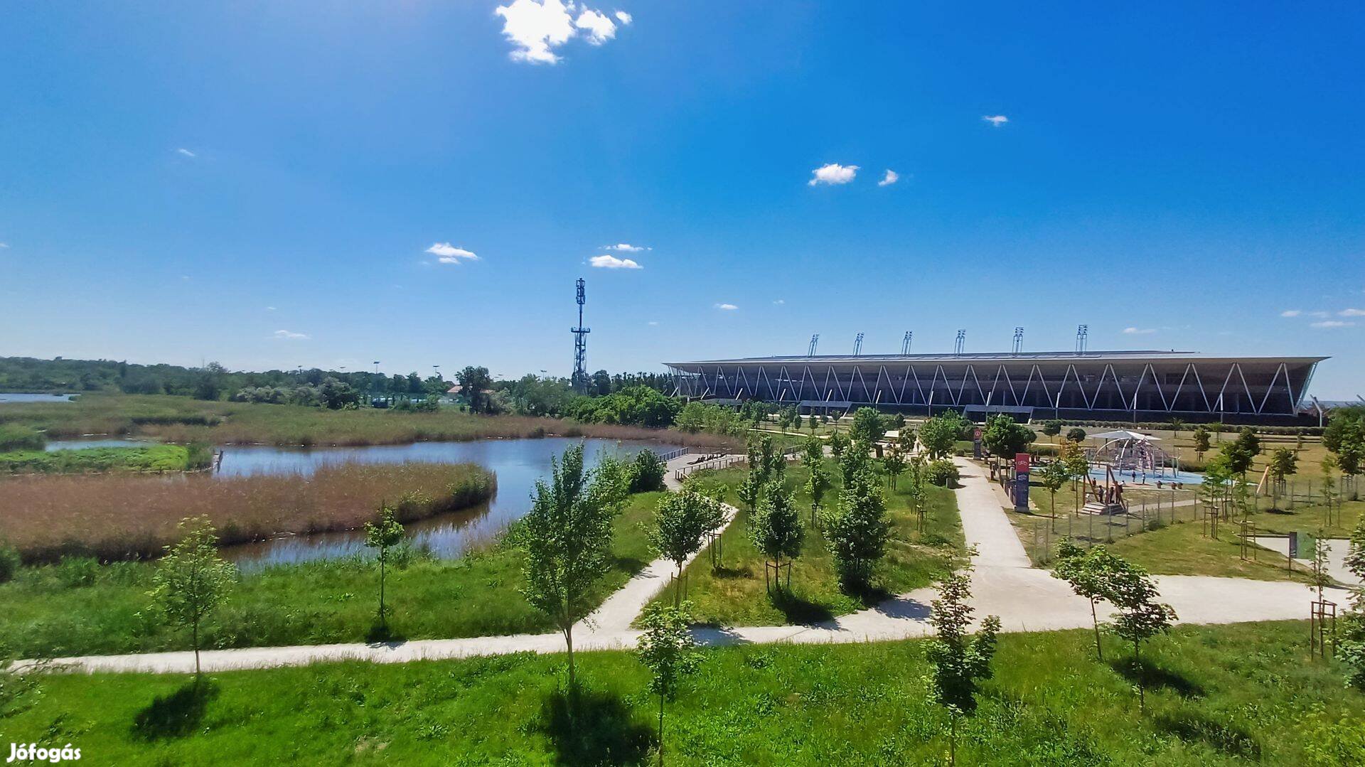 Belvárosközeli, tópanorámás, új építésű penthouse eladó