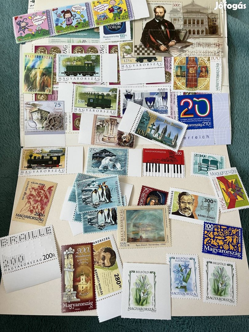 Bélyegek vágott,modern magas névérték postatiszta
