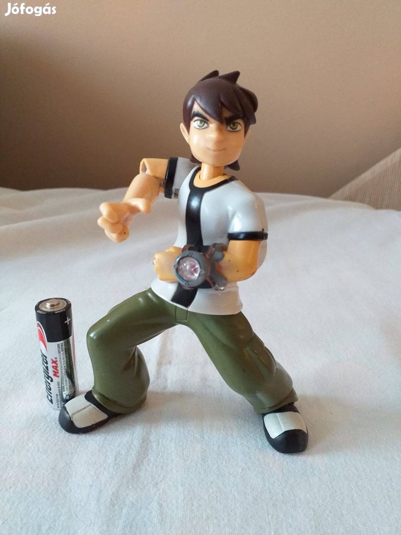 Ben 10 elemes figura