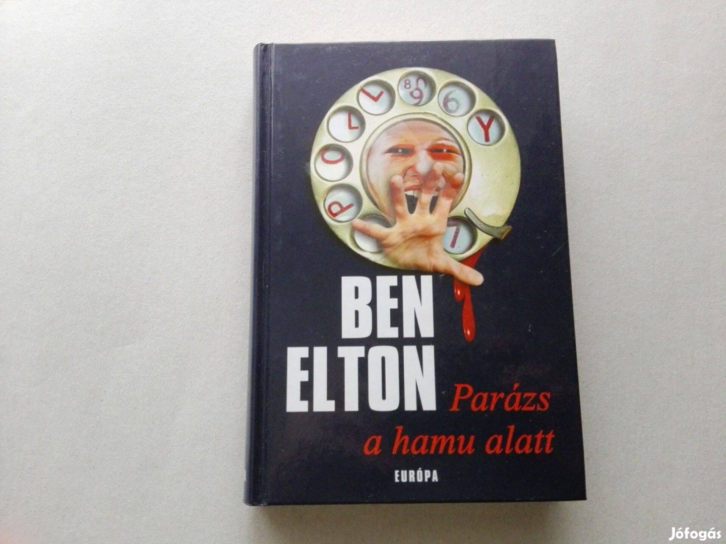 Ben Elton: Parázs a hamu alatt című Új könyve akciósan eladó!