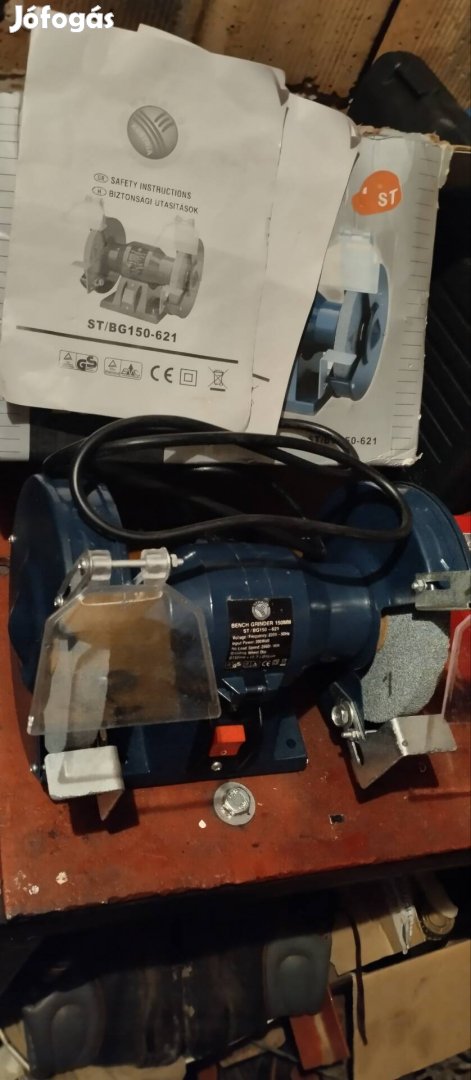 Bench Grinder 150MM STBG150-621 asztali köszörű.