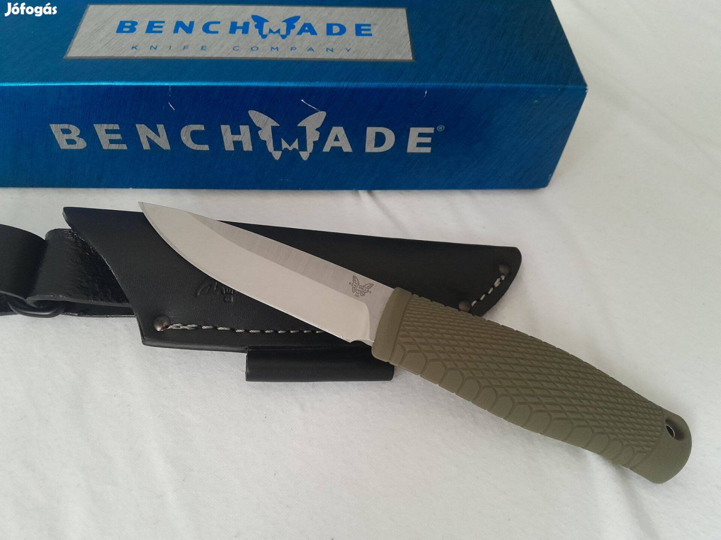 Benchmade puukko vadász kés dobozával számlávaĺ