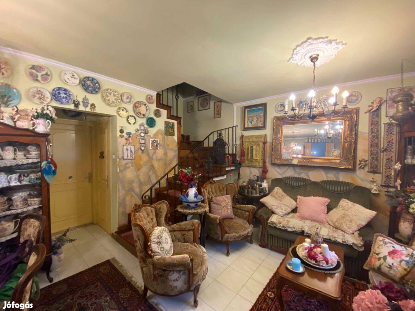 Benczúr tér közelében, kb.104 nm, erkélyes, Földszinti