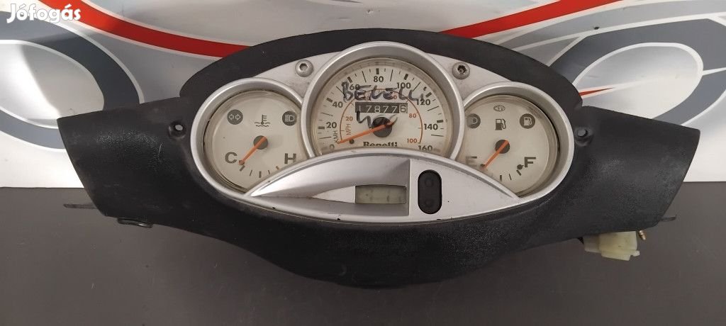 Benelli 400 Kilóméteróra