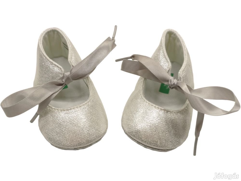 Benetton Új címkés Lány Kocsicipő EU 16