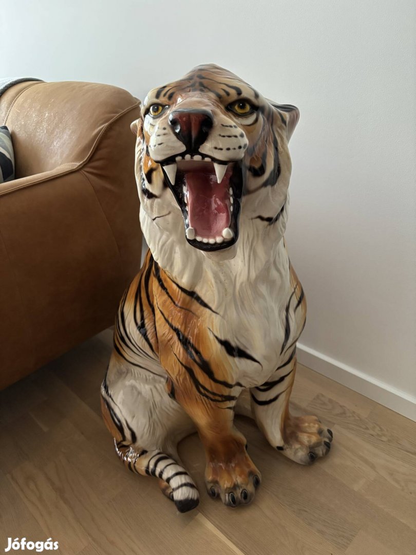 Bengáli tigris kerámia szobor