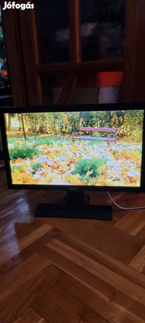 Benq 24" monitor hdmi, dvi, vga csatlakozóval 