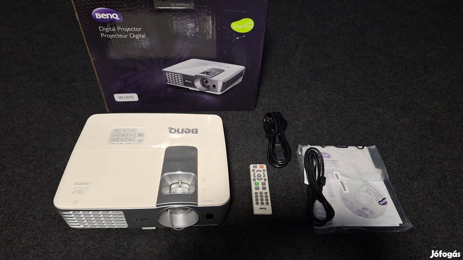 Benq W1070 3D DLP 2000ANSI lumenes projektor használt állapotban eladó