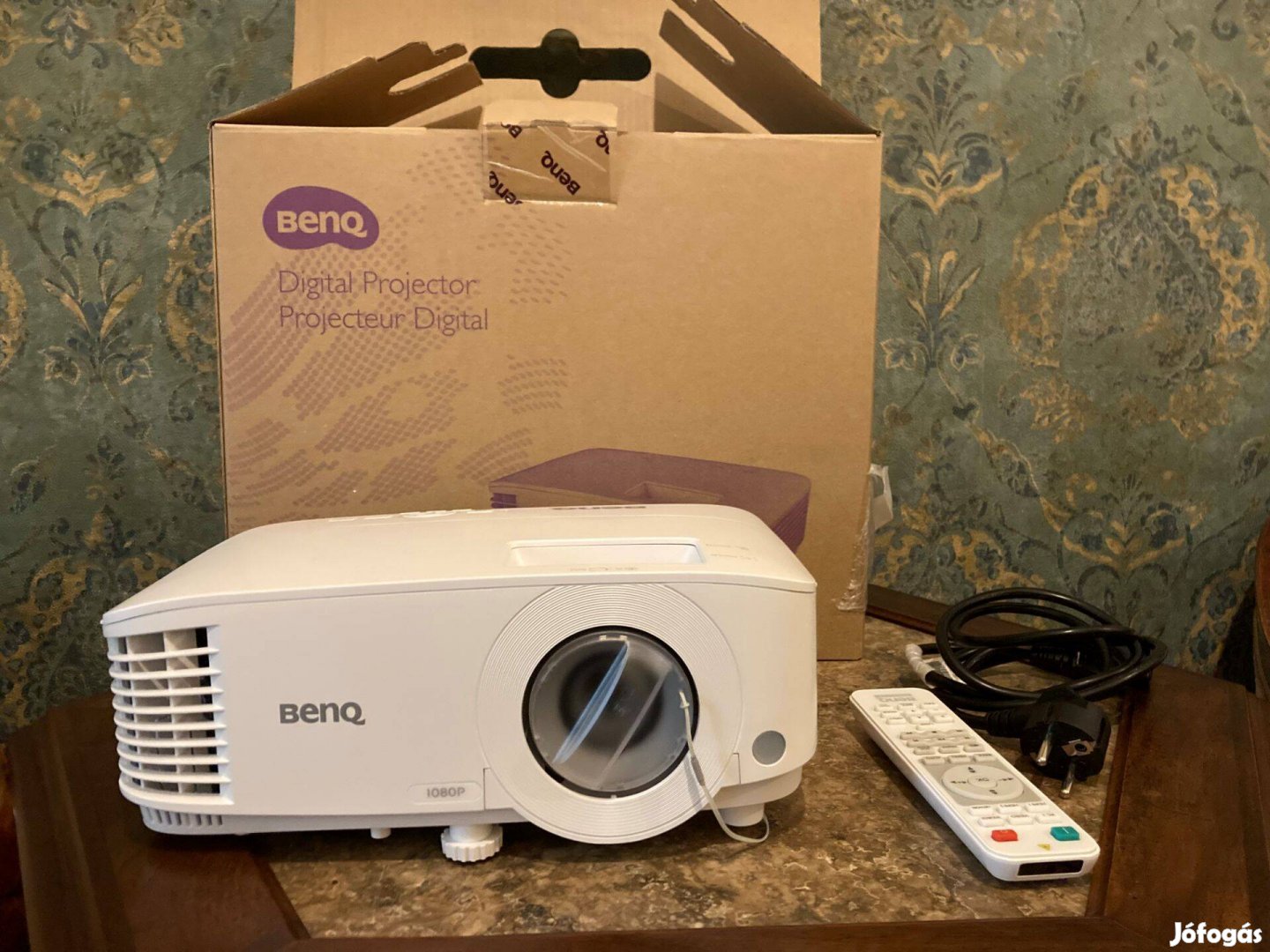 Benq mh733 digitális projektor