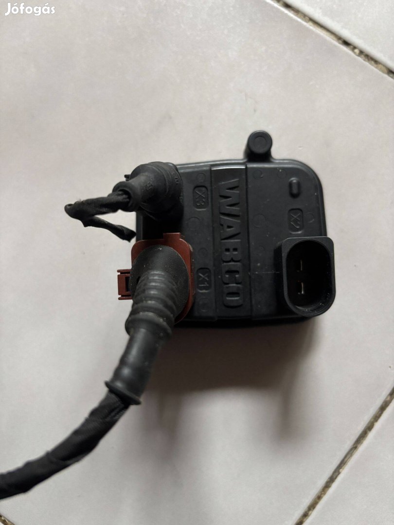 Bentley Bentayga, Audi Q7 II, Q8 felfüggesztés vezérlő modul 4M0907778