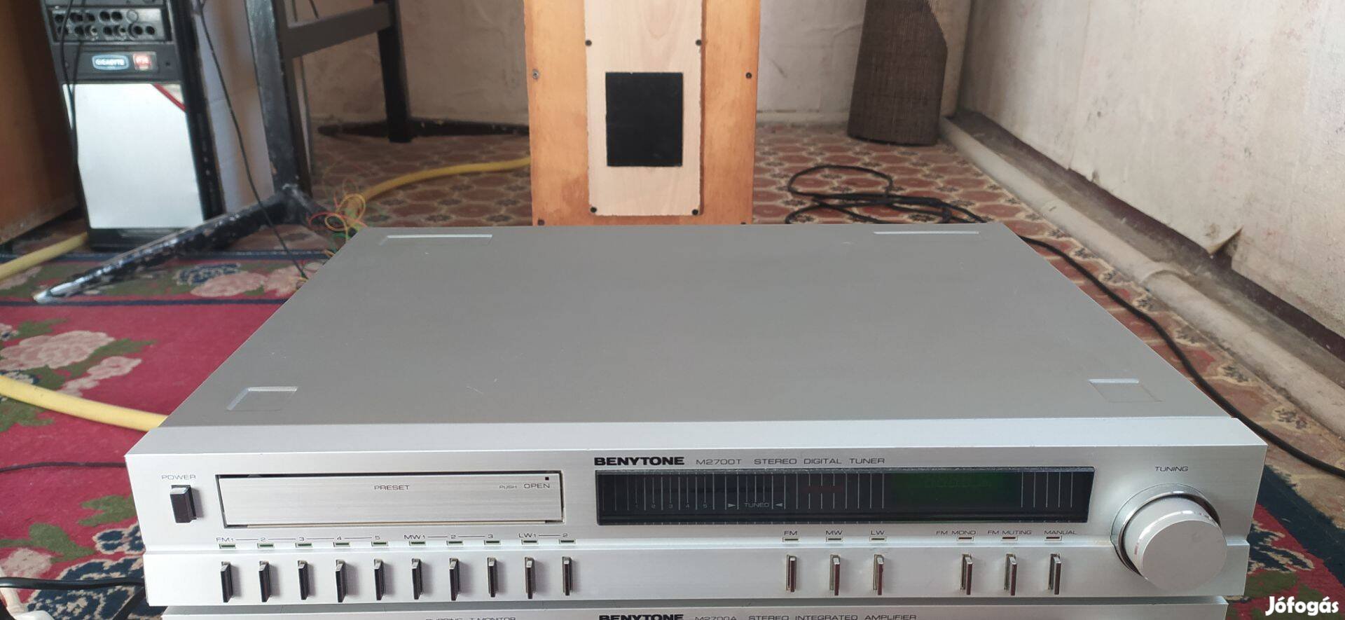 Benytone M2700T digitális tuner