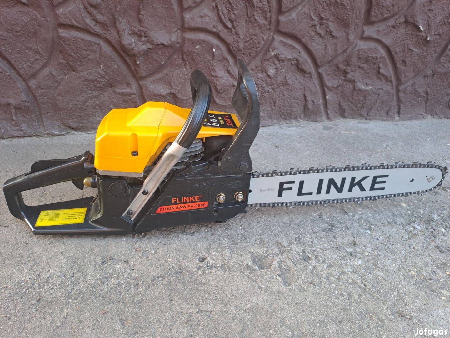 Benzines láncfűrész - kiváló állapotú, erős 4,9 Le