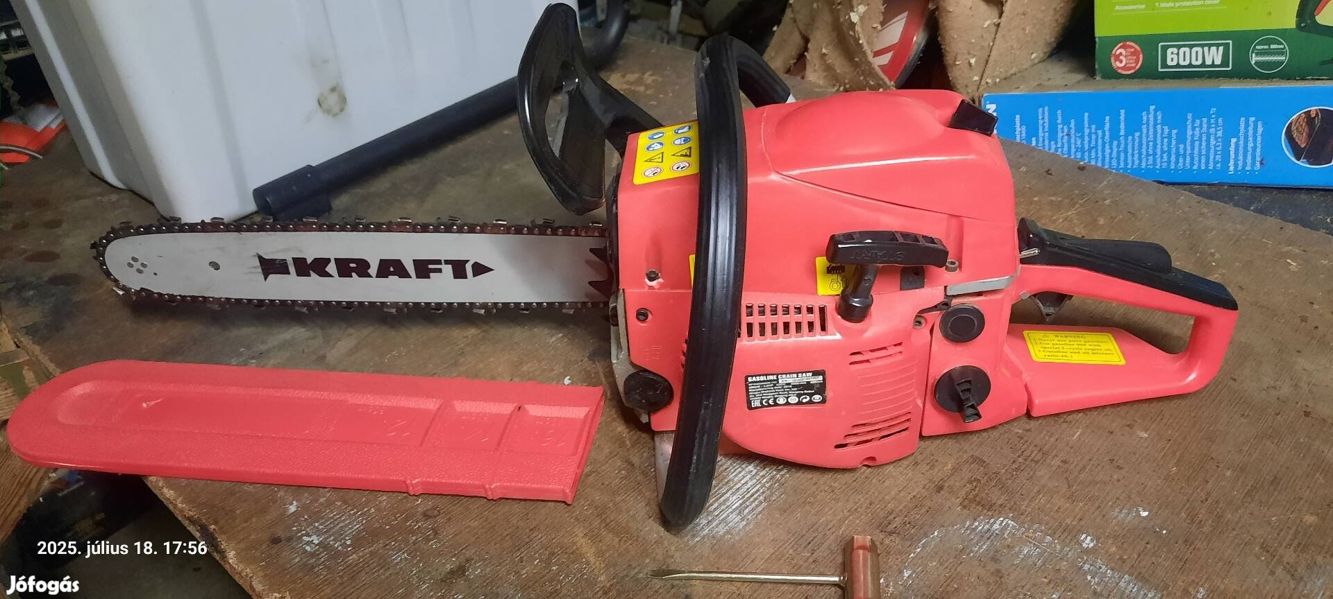 Benzines láncfűresz eladó.