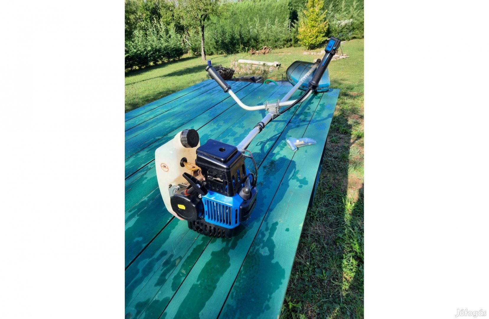 Benzinmotoros fűkasza eladó kétszer használt 26.000.-Ft