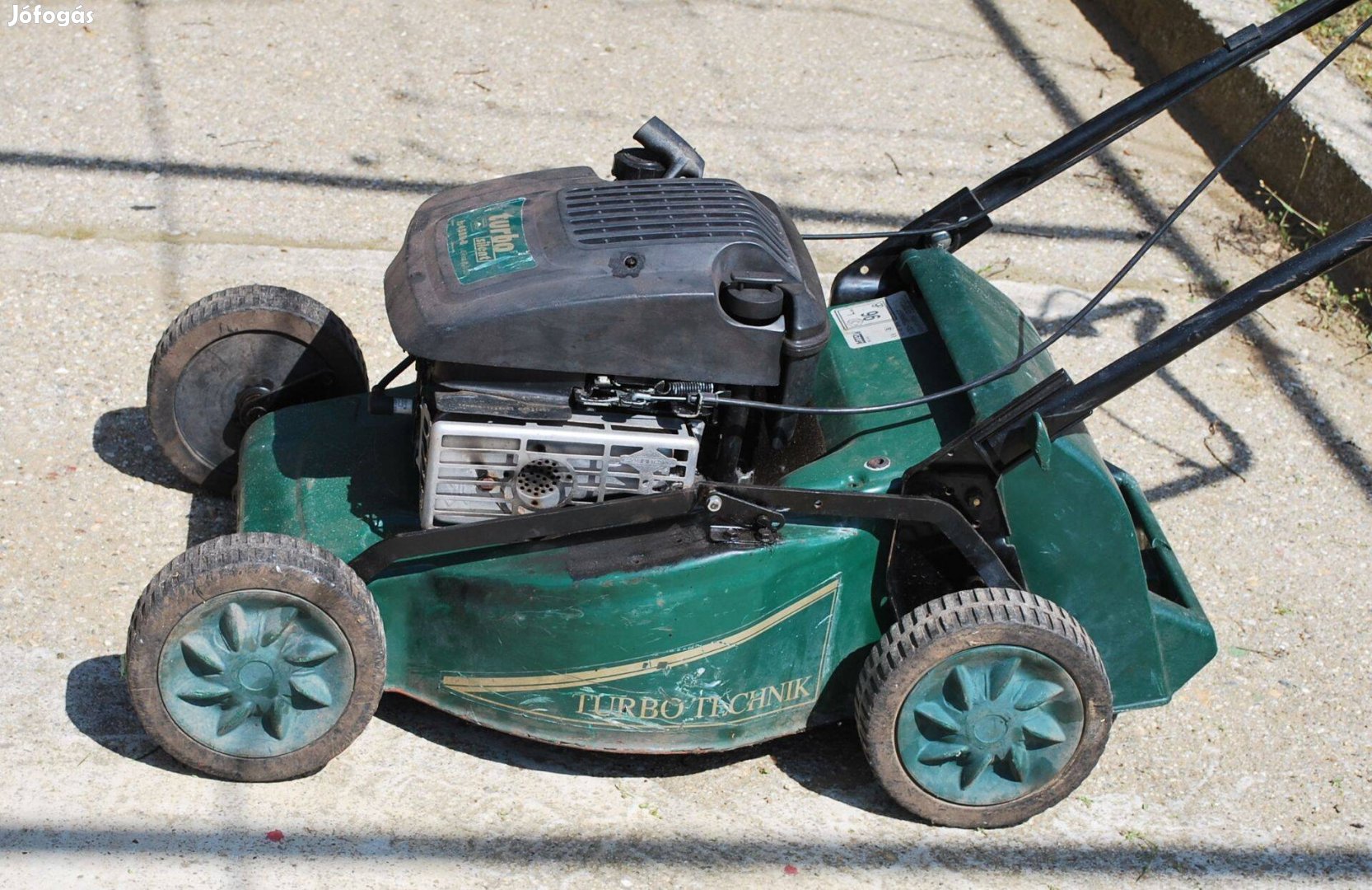 Benzinmotoros fűnyíró eladó