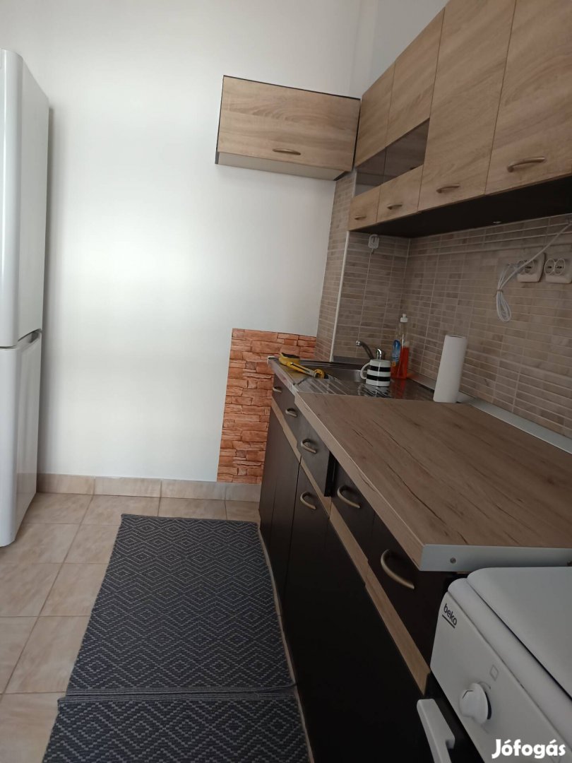 Bérelhető lakás a Baross utcába szuper kőzlekedéssel