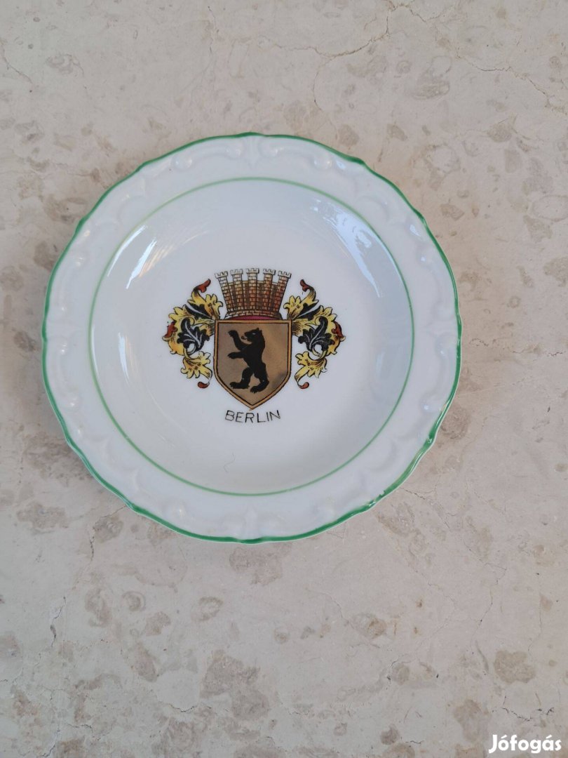 Berlini emlék, kistányér
