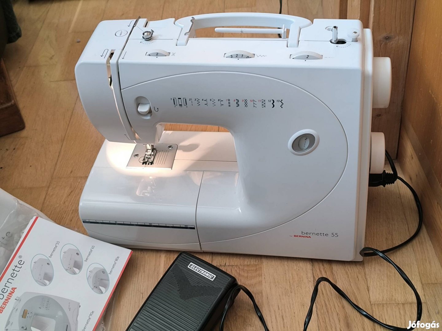 Bernina Bernette varrógép Swiss made