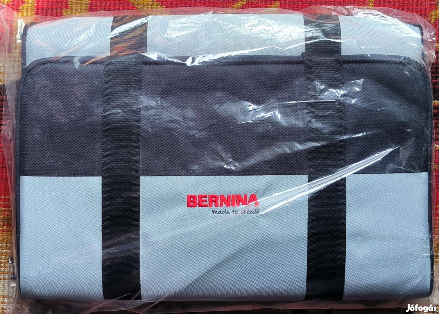 Bernina varrógép táska (fekete-szürke)