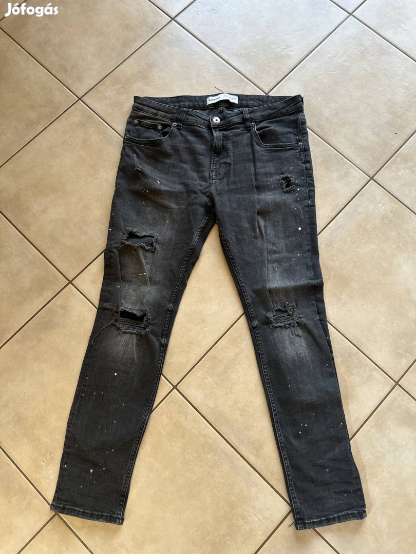 Bershka fekete férfi farmer szakadt, fröccskölt 42
