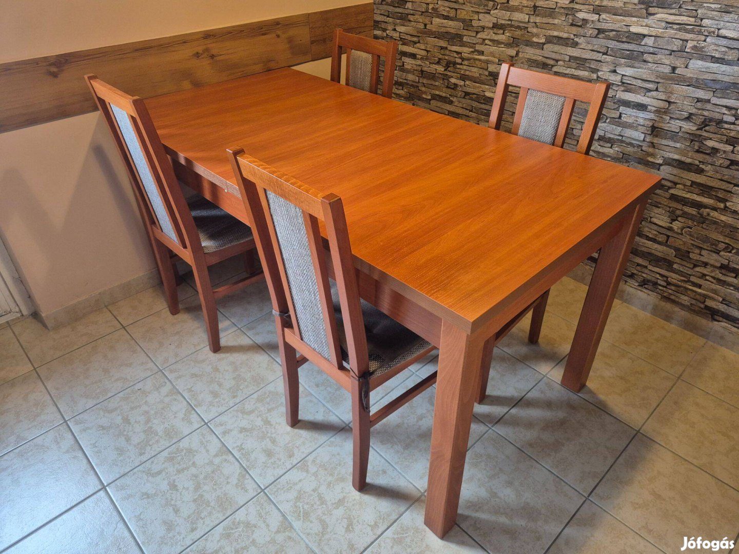 Berta Étkezőasztal 4 db Félix Székkel