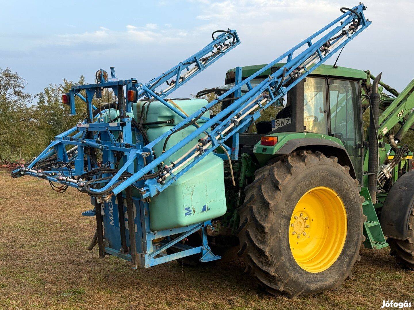 Berthoud Mack 2100/16 hidraulikus keretnyitású vegyszerező