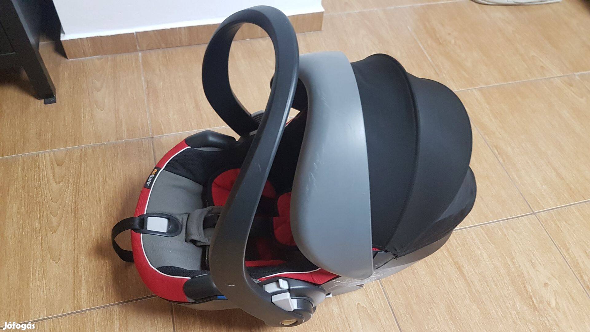 Besafe Izi hordozó és autós gyerekülés, napellenzővel, 0-10 kg