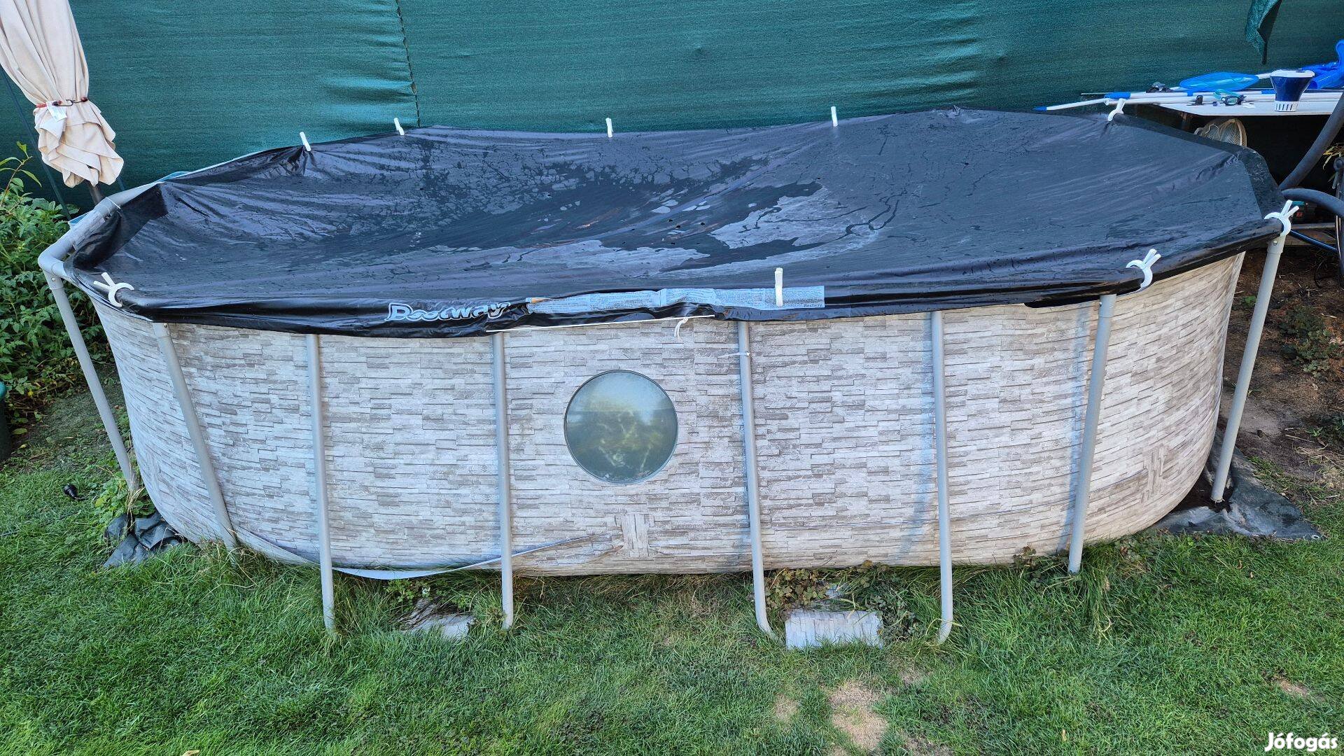 Bestway Karpathos Vista ovális fémvázas medence ablakkal