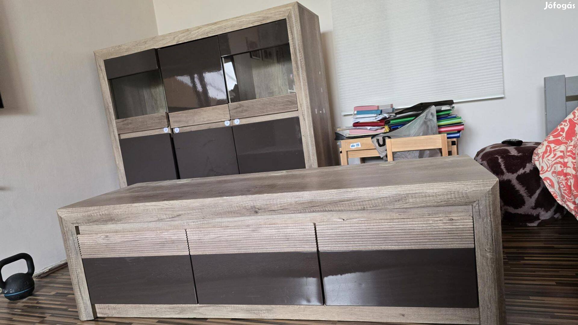 Bész vitrines szekrény + TV szekrény áron alúl használtan! (Möbelixes)